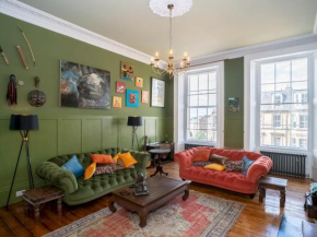Very Large & Bright 2Bed Flat with Stunning Views